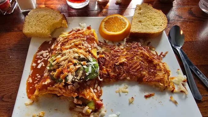 Ranchero omelette with hash browns and toast